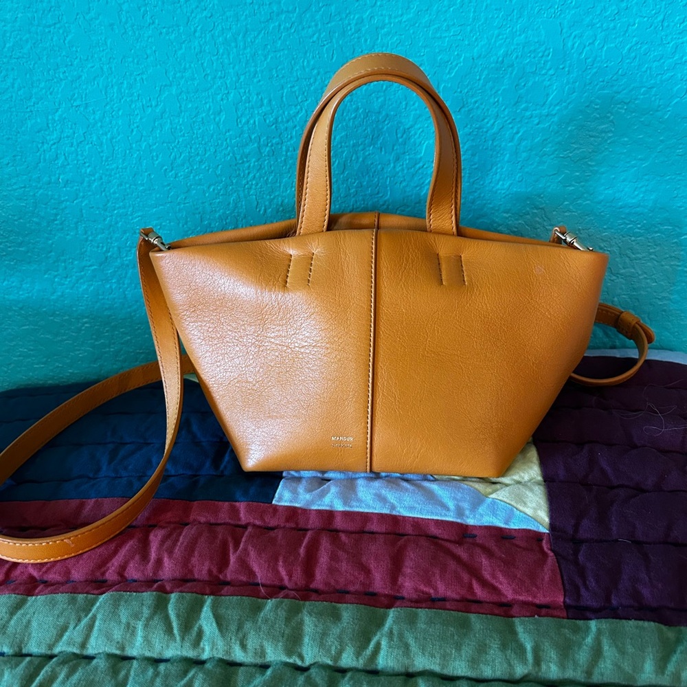 Mini Tulipano Mansur Gavriel Mango